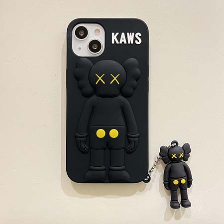 アイフォン 15プロ max カウズ kaws スマホケース 