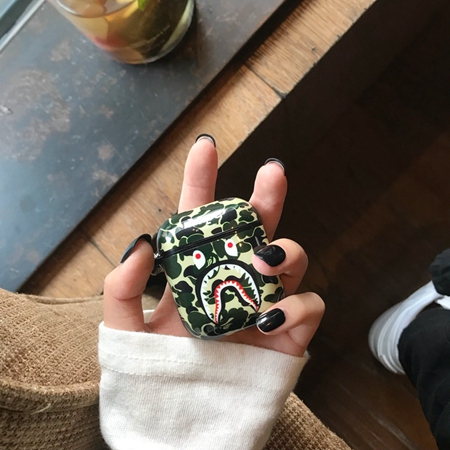 supreme 収納ケース アイフォーン17 