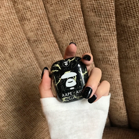 iphone17pro max カバー シュプリーム 