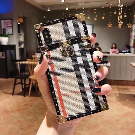 アイフォーン 16pro burberry スマホケース 