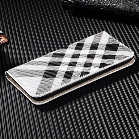 burberry スマホケース iphone16プロ 