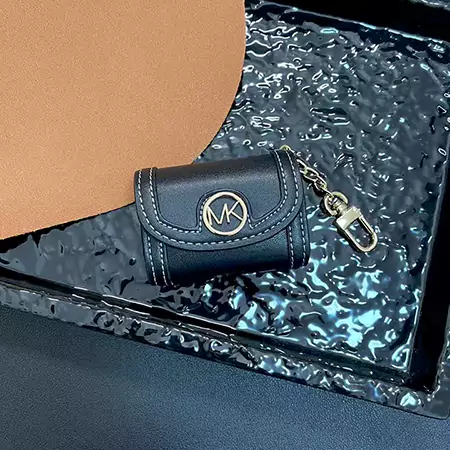 アイホン17 マイケルコース カバー 