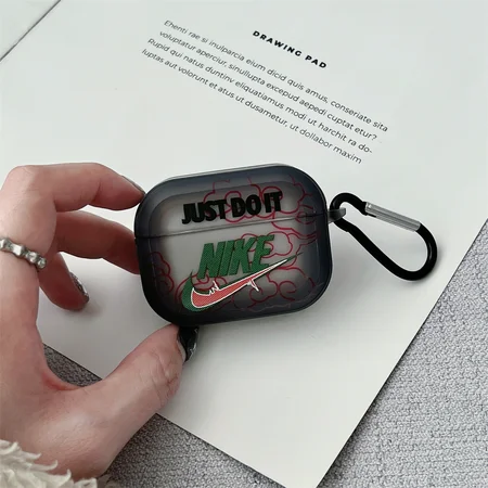 アディダス カバー アイホン17plus 