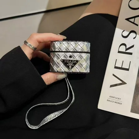 プラダ prada  iphone17pro max カバー 