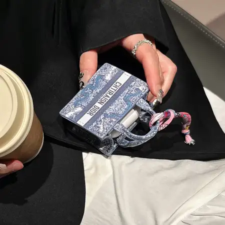 ブランド アイフォーン17プラス ケース 