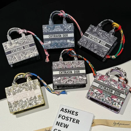 ディオール アイホン16e 収納ケース 