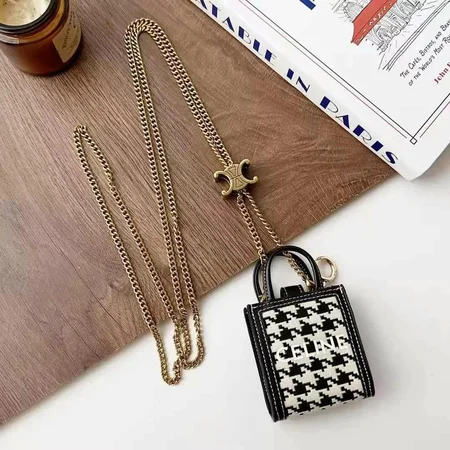 celine セリーヌ カバー アイホン17 