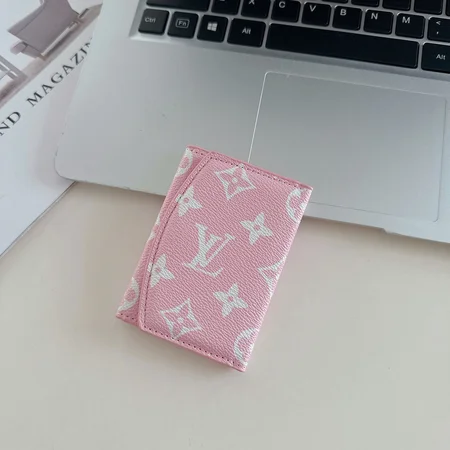 ハイブランド アイフォン15 カバー 