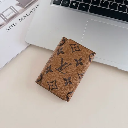 アイフォン17プロ カバー vuitton風 