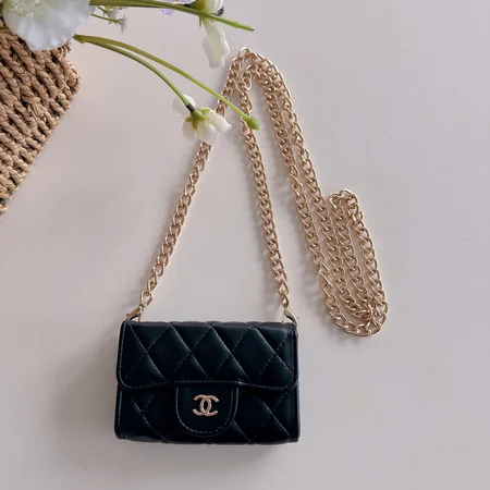 chanel シャネル アイフォン17プロ max ケース  女性