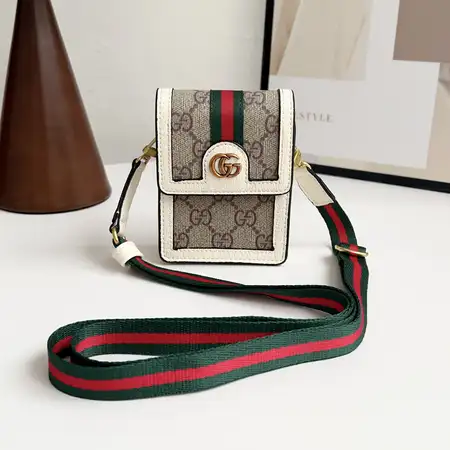 gucci風 アイフォン17プロ スマホケース 