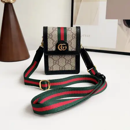 gucci グッチ iphone17promax 