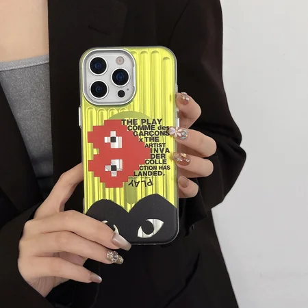 アイフォン17 comme des garçons風 携帯ケース 