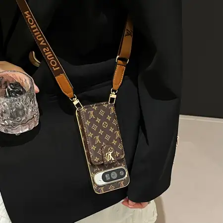 gucci グッチ ケース アイフォン17 