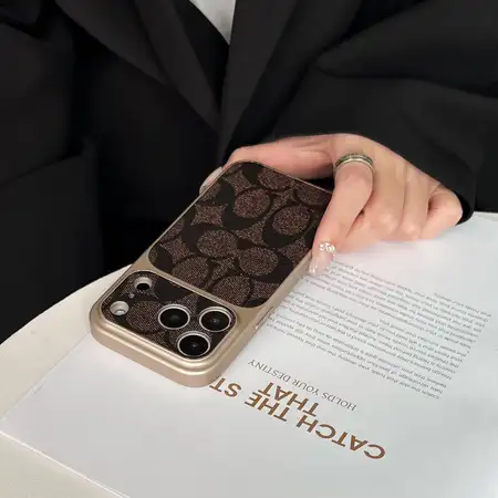 コーチ風 iphone17 