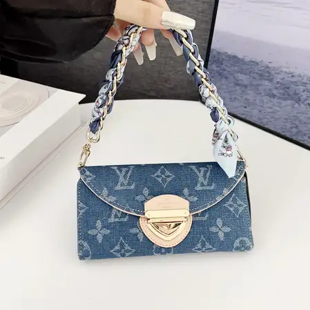 アイフォン17promax vuitton風 携帯ケース 