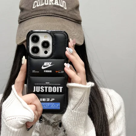 アイフォーン17プロ max 携帯ケース nike 