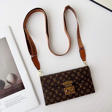 グッチ gucci 携帯ケース iphone14 