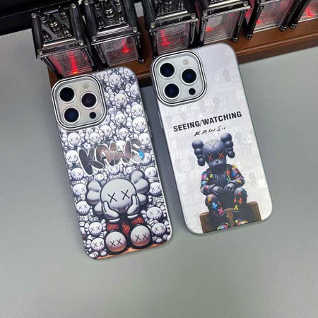 ブランド kaws iphoneiphone17プラス 携帯ケース 