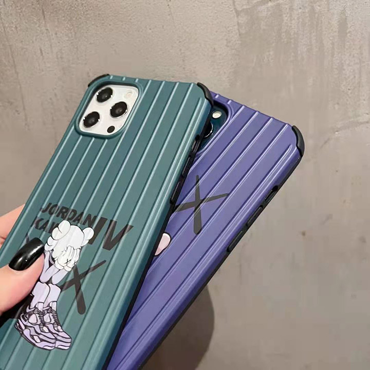 ブランド カウズ kaws アイフォン11pro スマホケース 