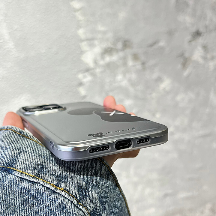ハイブランド kaws アイホン 15pro 携帯ケース 
