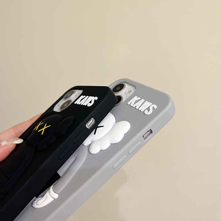 kaws カバー iphone 14プロ 