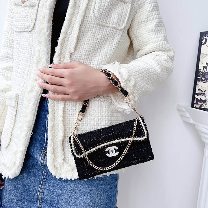 アイフォーン 13 chanel カバー