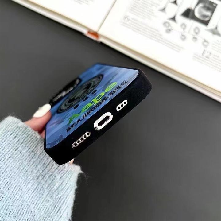 ブランド スマホケース アイホン 15 pro エイプ 