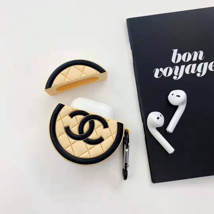 シャネル風 アイフォーン17