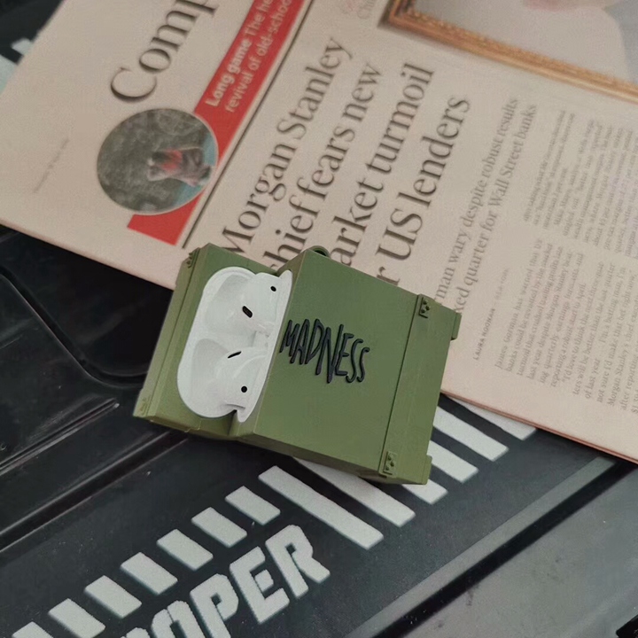 christian louboutin 風 アイホン17プラス