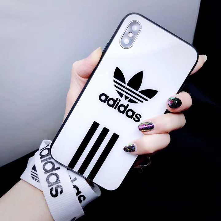 モスキーノ moschino カバー iphone 16プロ 