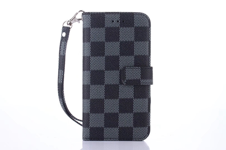 iphone 16プラス christian louboutin  スマホケース 