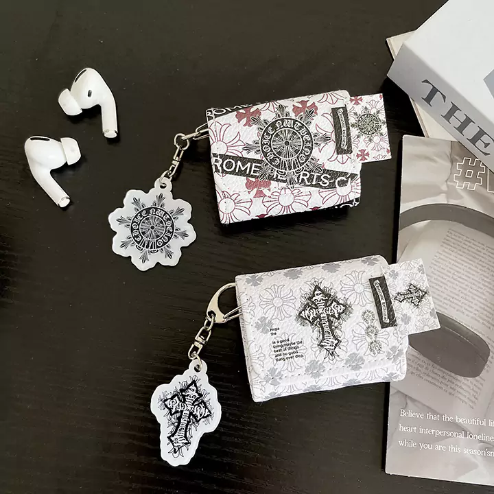 アイフォン17プラス カバー chrome hearts