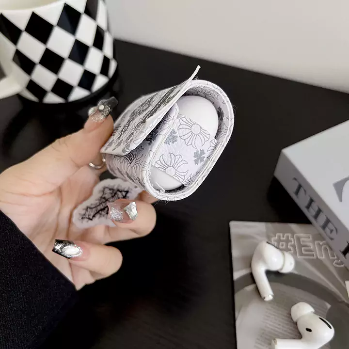 ハイブランド 収納ケース iphone17プロmax クロームハーツ風