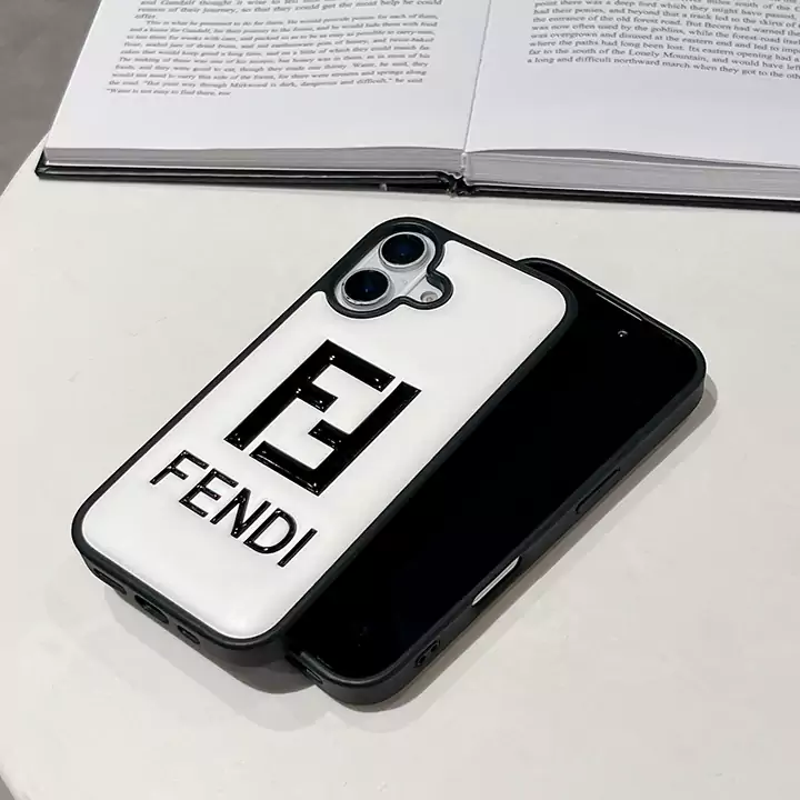 アイホン 14 fendi フェンディ ケース 