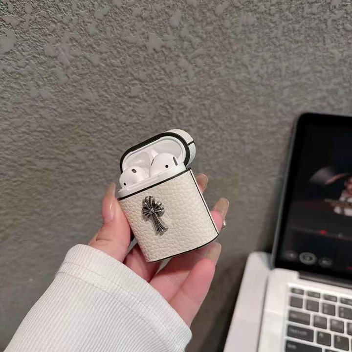 ハイブランド クロームハーツ アイフォーン17プロ カバー 