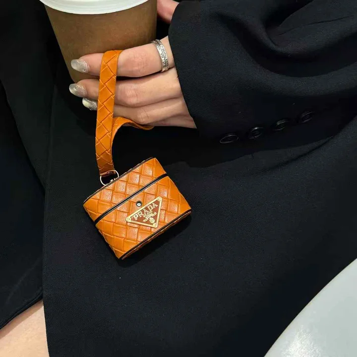 プラダ prada iphone17pro max カバー