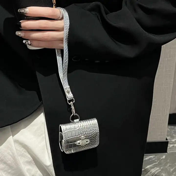 vivienne westwood iphone17 収納ケース 