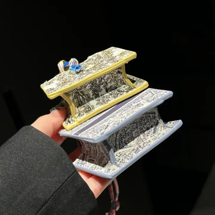 ディオール風 収納ケース iphone17plus