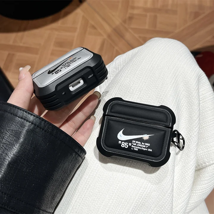 アイフォーン17pro nike ナイキ カバー 