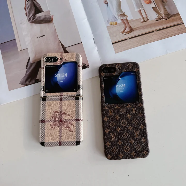 ハイブランド ケース アイフォン16プロ burberry風 
