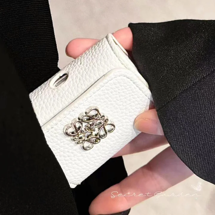 アイフォン17pro  収納ケース 