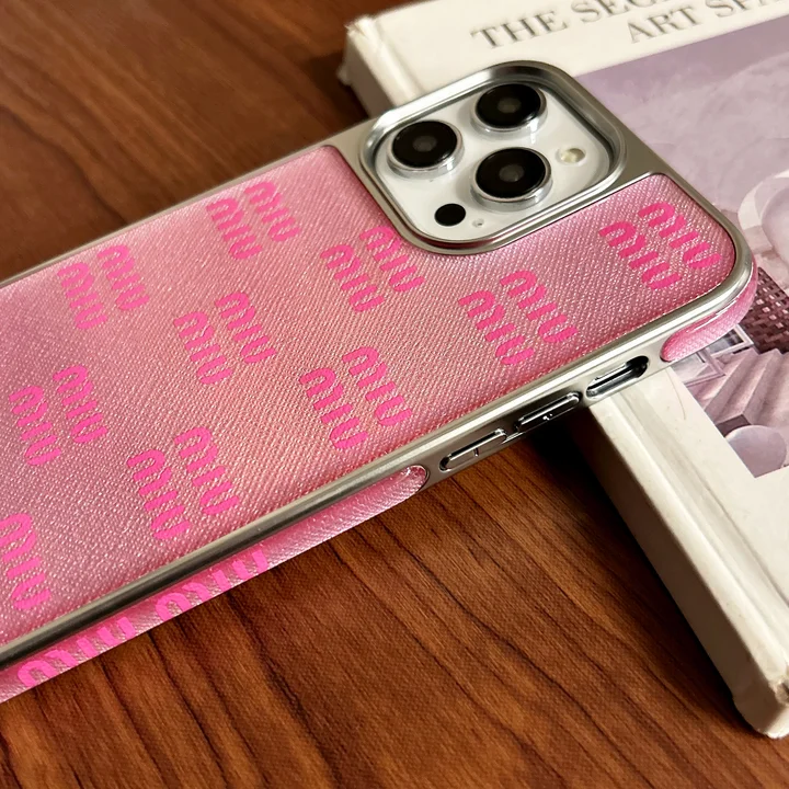 miumiu ケース アイフォーン16プロ 