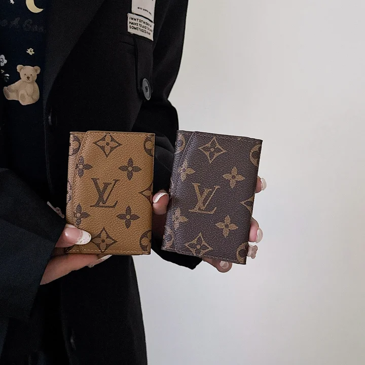 ハイブランド アイフォン15 カバー 