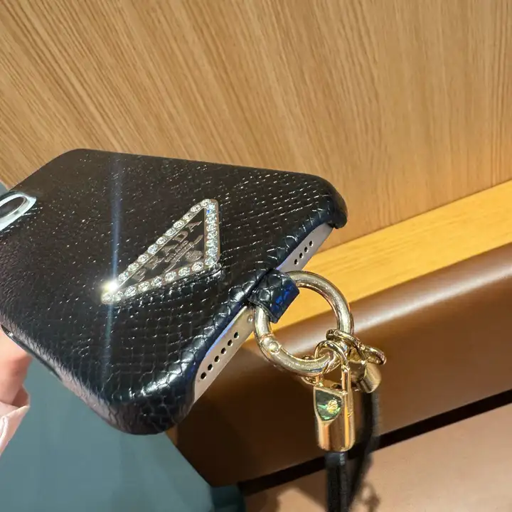 ブランド 携帯ケース アイホン 16pro max プラダ prada  