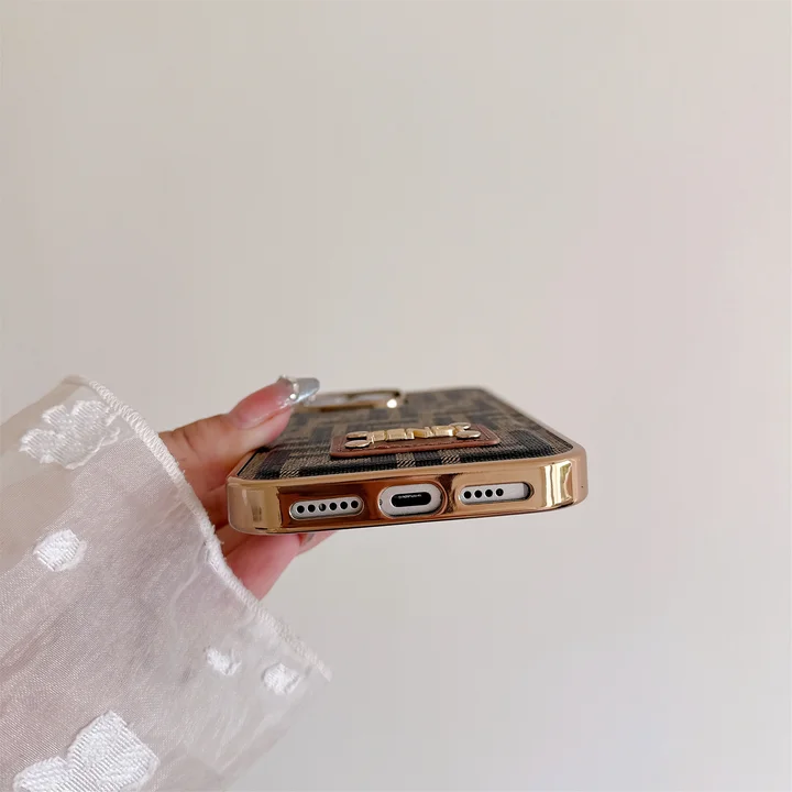 ブランド スマホケース アイホン16プラス fendi風 