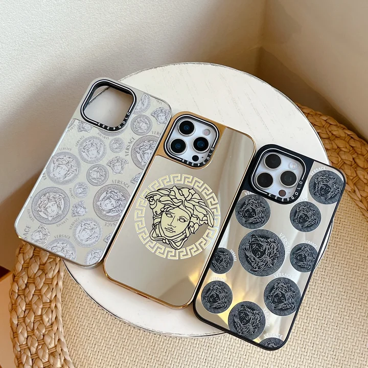 アイフォン16プロ versace カバー 