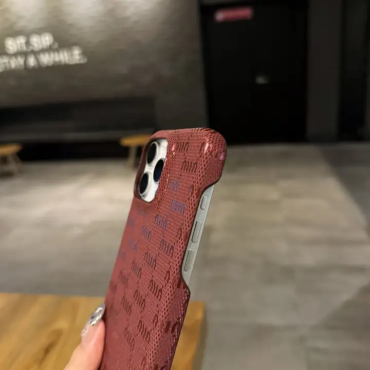 miumiu ミュウミュウ iphone17プラス 