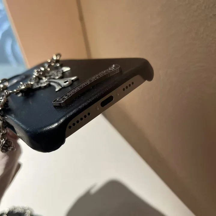 ブランド スマホケース アイフォーン16 Pro 