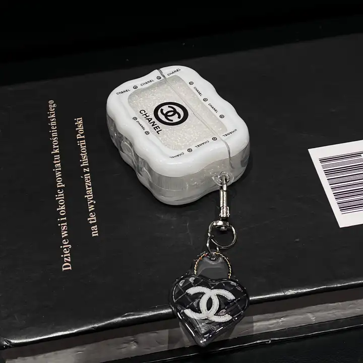 シャネル風 アイフォーン17プロmax カバー 